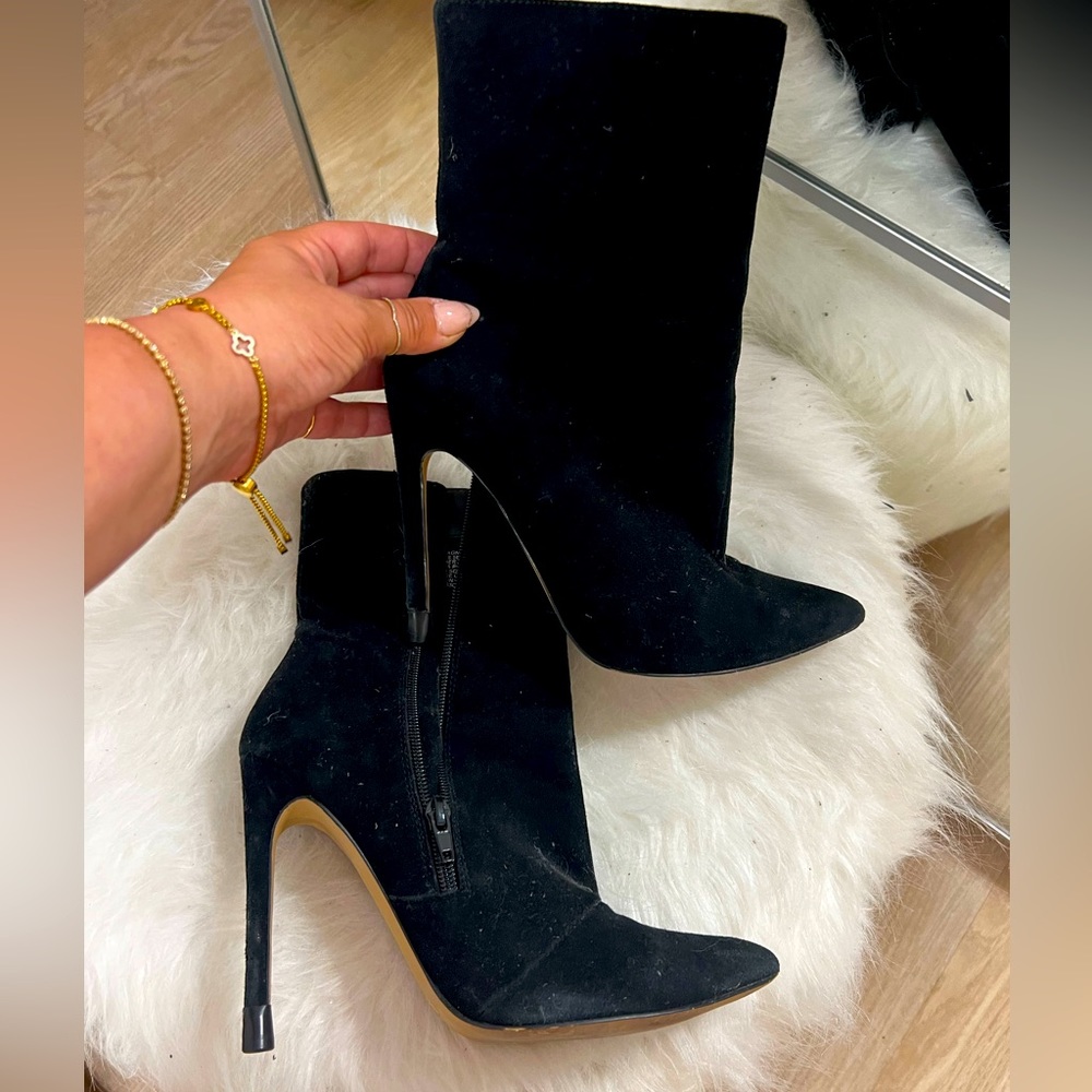 Steve Madden Wagner Suede Bootie